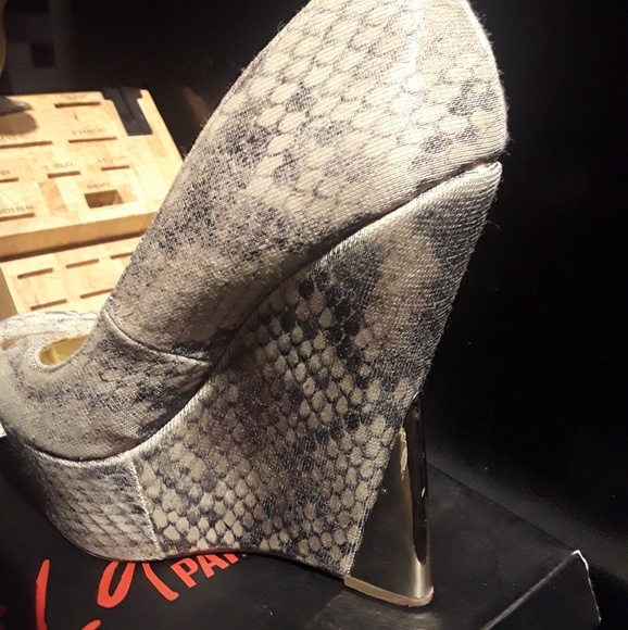 Shoes - Picture 3 of 3